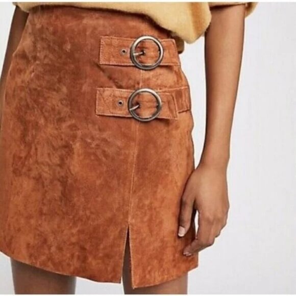 BlankNYC Suede Leather Mini Skirt Double Buckle Detail Back Zipper Women 26 - Picture 4 of 16
